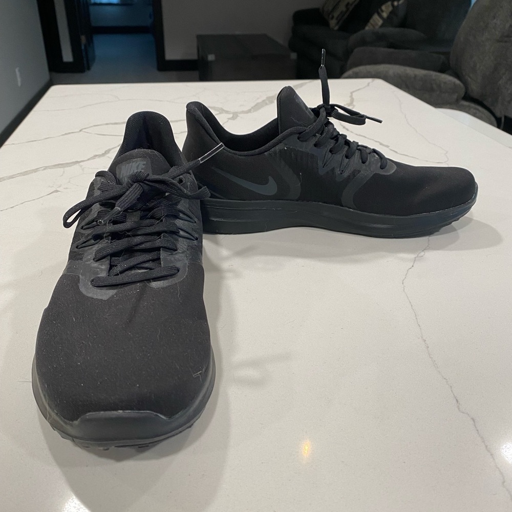 Nike shoes 8.5